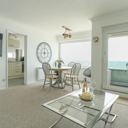 Tides - Beach Front Apartment In Bracklesham Bay Chichester Exterior foto
